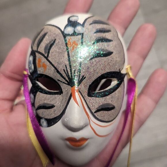 lot #101 Handmade Set of 2 Ceramic Vintage Glitter Mardi Gras Wall Decor Mask - Picture 2 of 6